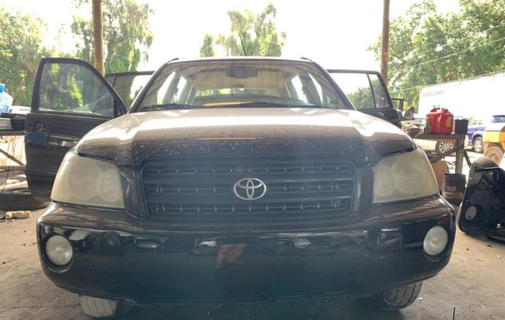 Toyota Highlander 2000-2003 in a junkyard in the USA Toyota