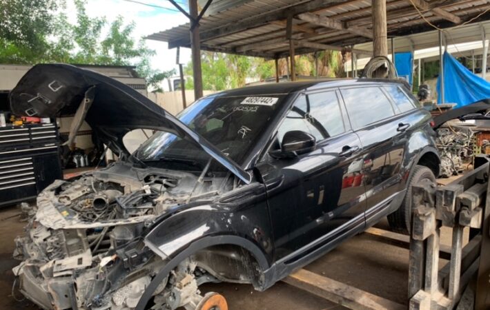 Land Rover Land Rover Range Rover Evoque 2015-2019 in a junkyard in the USA Land Rover Range Rover Evoque 2015-2019