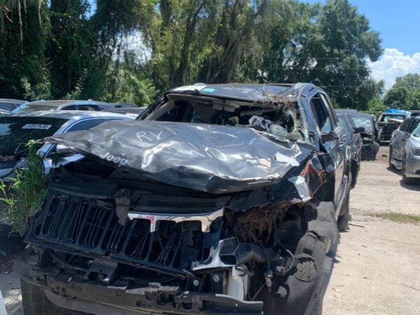 Jeep Grand Cherokee 2010-2013 in a junkyard in the USA Grand Cherokee 2010-2013