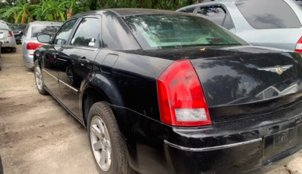 Chrysler 300C 2007-2010 in a junkyard in the USA