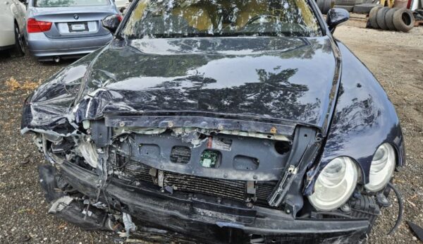 Bentley CONTINENTAL FLYING SPUR 05-13 in a junkyard in the USA