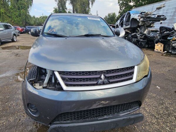 Mitsubishi Outlander 2006-2009 in a junkyard in the USA Mitsubishi