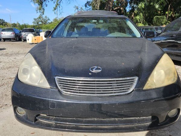 Lexus ES330 2004-2006 in a junkyard in the USA Lexus