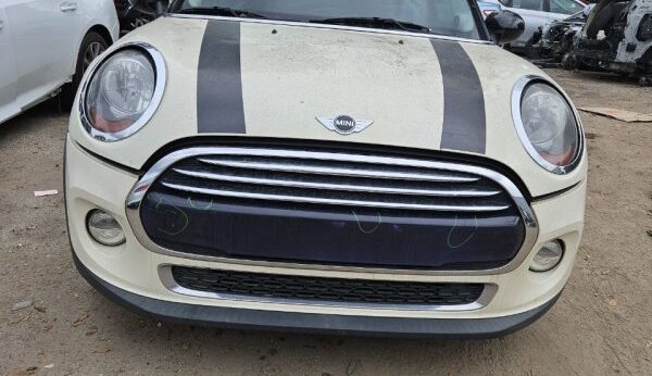 MINI COOPER HATCH 2014-2017 in a junkyard in the USA