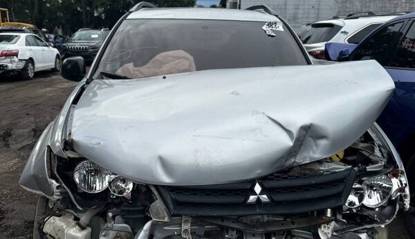 Mitsubishi Outlander 2006-2009 in a junkyard in the USA