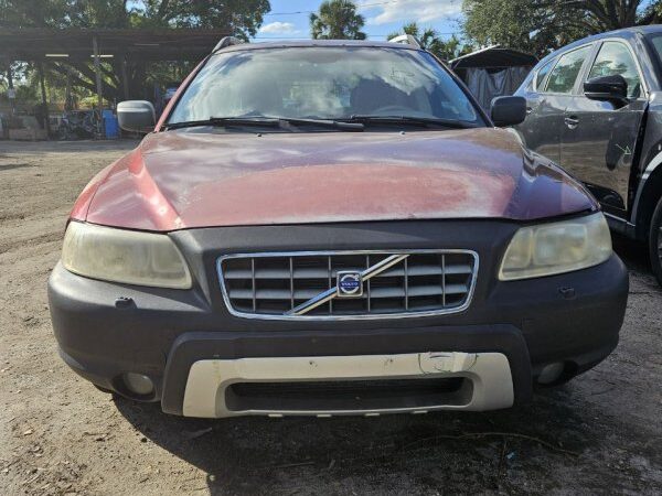 Volvo xc70 2004-2007 in a junkyard in the USA xc70 2004-2007