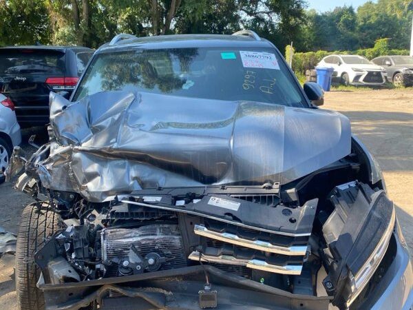 Volkswagen Atlas 2018-2020 in a junkyard in the USA Volkswagen