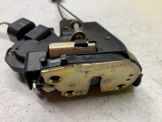 Used REAR LEFT DRIVER SIDE DOOR LATCH LOCK ACTUATOR for Toyota Highlander 2000-2003 6906048030