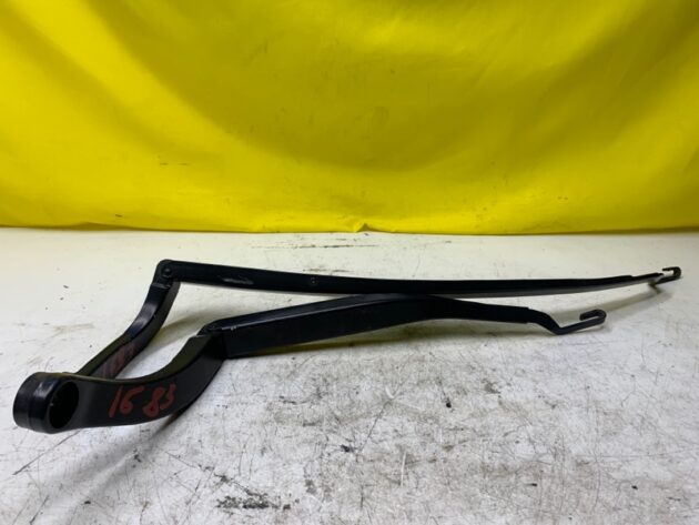 Used Front Windshield Wiper Arm for Jeep Cherokee 2013-2018 68197136AC, 68197137AB