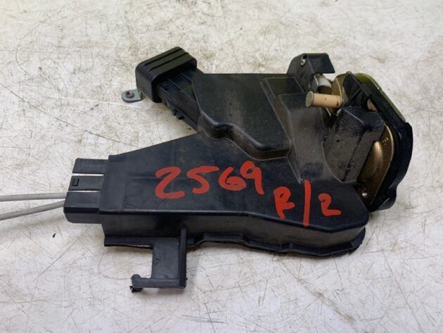 Used REAR RIGHT PASSENGER SIDE DOOR LATCH LOCK ACTUATOR for Toyota Sequoia 2004-2005 690500C010
