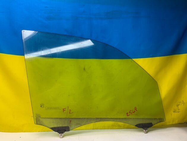 Used Front Passenger Right Door Glass for Toyota Sequoia 2004-2005 681010C020