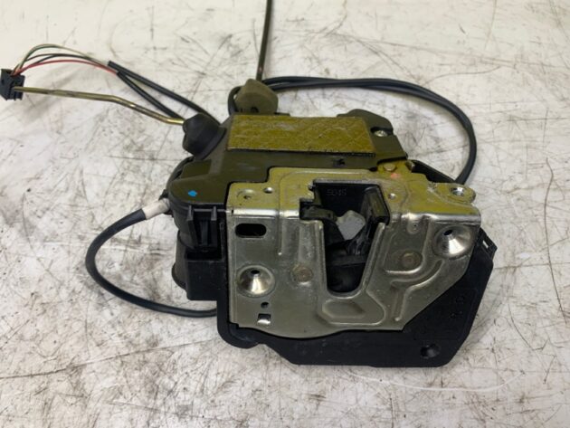 Used FRONT LEFT DRIVER SIDE DOOR LATCH LOCK ACTUATOR for Mercedes-Benz E-Class 350 2003-2006 211-720-05-35, 2117200335