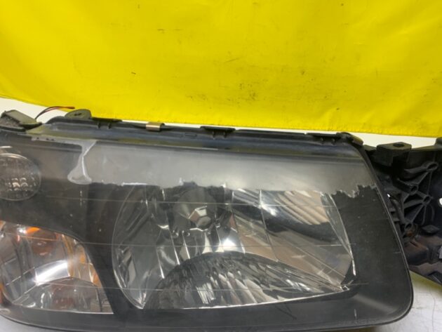 Used Right Passenger Side Headlight for Subaru Forester 2002-2006 84001SA020