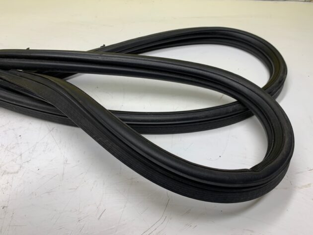 Used Door Seal Rubber Weather-strip On Body for BMW X6 2015-2019 51-76-7-454-915