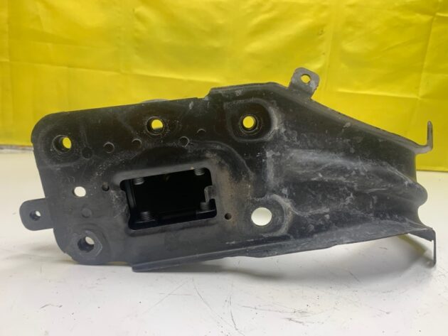 Used Front Bumper Absorber Bracket for Mercedes-Benz E-Class 500 2003-2006 A2116200895, A2116201495