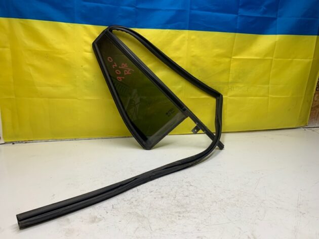 Used Rear Passenger Right Door Vent Glass for Buick Enclave 2007-2013 20944965