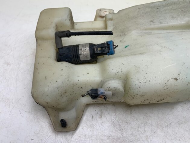 Used Windshield Washer Tank Fluid Reservoir for Cadillac Escalade EXT 2001-2006 24023772, 15073651, 24023772