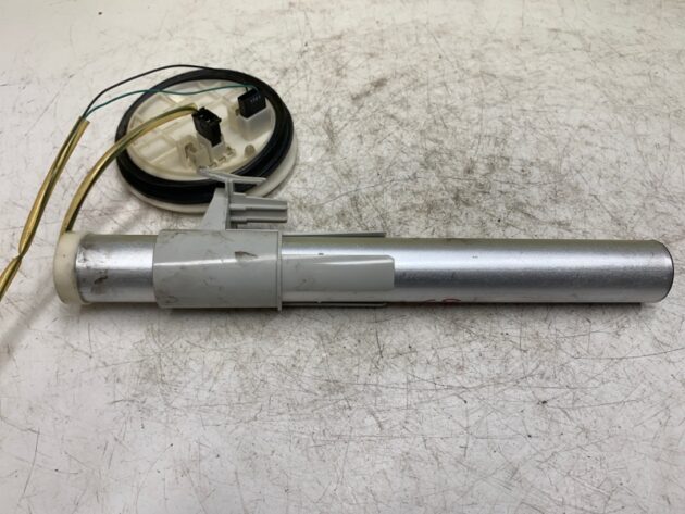Used Fuel Gauge Sending Pump Tank Level Sensor for Bentley Continental GT 2005-2007 3D0919673L, 3D0919673M, 224802055003, 88381442