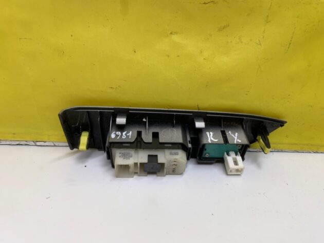 Used Front Passenger Right Window Switch for Lexus RX300/330 2004-2006 84030-0E010, 742300E010
