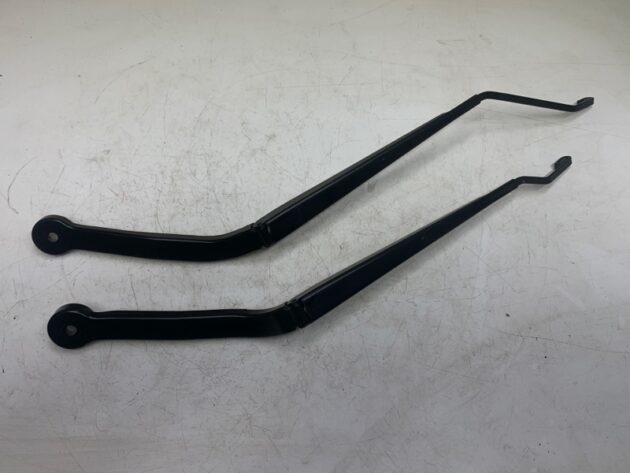 Used Front Windshield Wiper Arm for BMW X6 2015-2019 61617304071, 61617304069