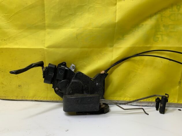 Used FRONT LEFT DRIVER SIDE DOOR LATCH LOCK ACTUATOR for Toyota Highlander 2000-2003 6904048060