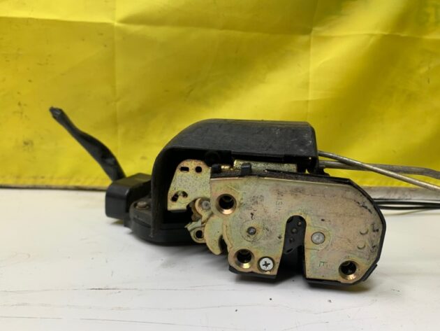 Used FRONT LEFT DRIVER SIDE DOOR LATCH LOCK ACTUATOR for Toyota Highlander 2000-2003 6904048060