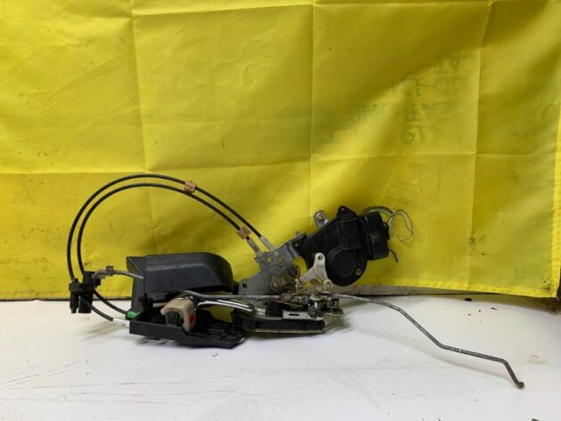 Used FRONT RIGHT PASSENGER SIDE DOOR LATCH LOCK ACTUATOR for Toyota Highlander 2000-2003 6903048060