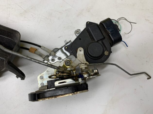 Used FRONT RIGHT PASSENGER SIDE DOOR LATCH LOCK ACTUATOR for Toyota Highlander 2000-2003 6903048060