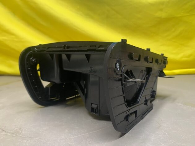 Used center console cup holder for Land Rover Land Rover Range Rover Evoque 2015-2019 LR039571, LR039569, GJ32-600D00-DB