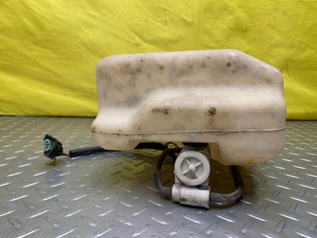 Used Windshield Washer Reservoir Tank Neck for Mitsubishi Eclipse 2005-2008 8260A034, 8260A101, MN142096, MN142249
