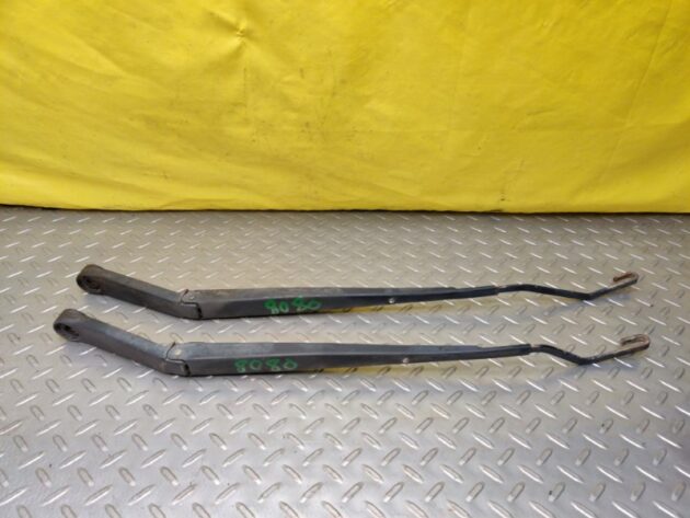 Used Front Windshield Wiper Arm for Nissan Armada 2007-2016 28886ZC30A, 28881ZC30A