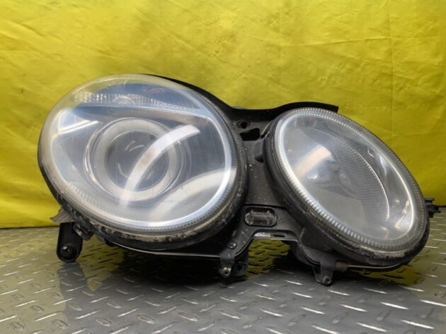 Used Right Passenger Side Headlight for Mercedes-Benz E-Class 500 2003-2006 211-820-04-61