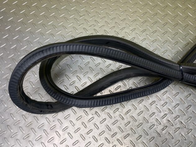 Used Door Seal Rubber Weather-strip On Body for Porsche Cayenne