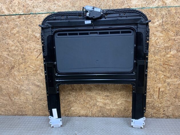 Used Sun Roof Sunroof Assembly for Porsche Cayenne 95856404500, 95856407100