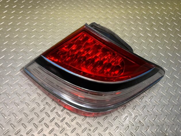 Used Tail Lamp RH Right for Mercedes-Benz E-Class 350 2003-2006 211-820-04-64-64, 211-820-06-64-64, BZ124-B0RE2