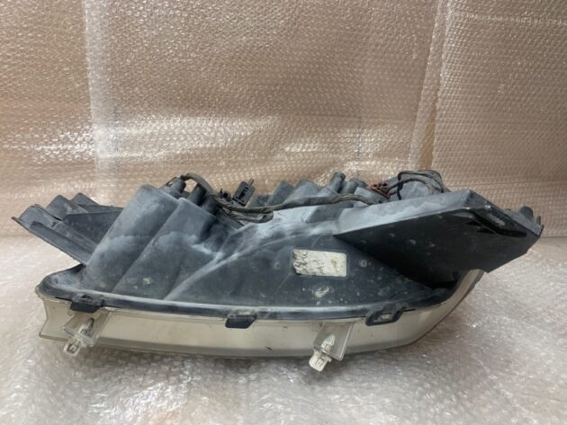 Used Right Passenger Side Headlight for Nissan Armada 2003-2007 26010-7S026