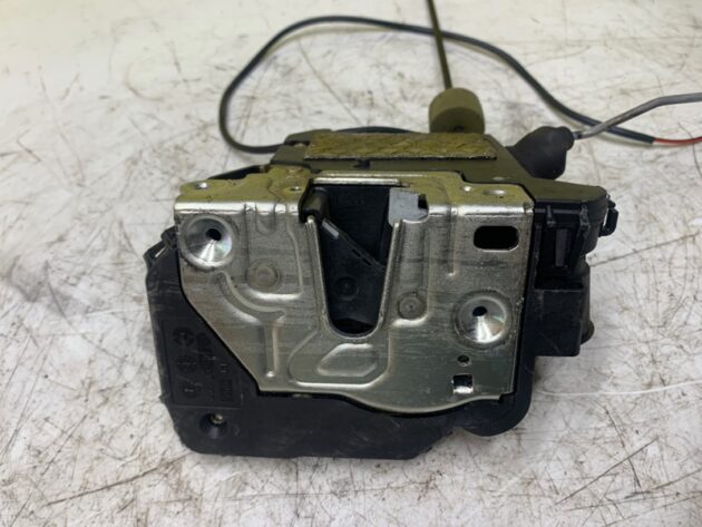 Used FRONT RIGHT PASSENGER SIDE DOOR LATCH LOCK ACTUATOR for Mercedes-Benz E-Class 350 2003-2006 211-720-06-35, A2117200635
