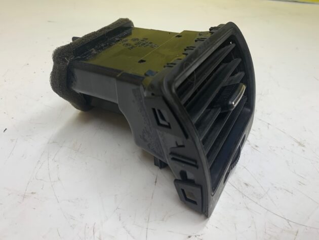 Used Driver Left Side Dash AirVent Air Vent for Volkswagen Jetta 2005-2009 1K0819709, 1K0819709, 1K0819703