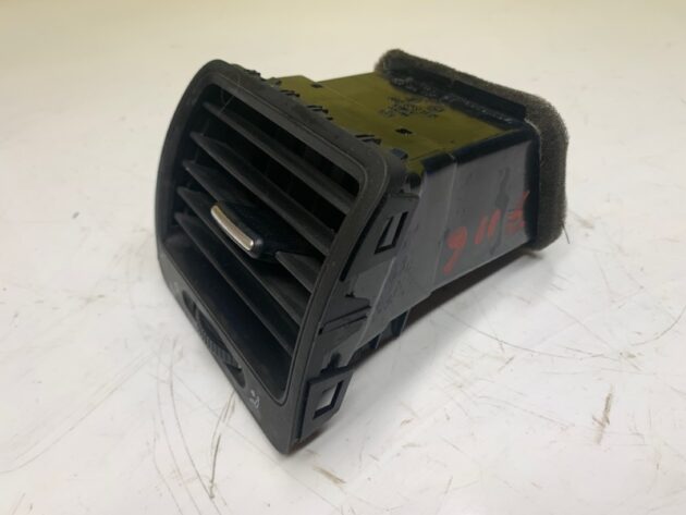 Used Driver Left Side Dash AirVent Air Vent for Volkswagen Jetta 2005-2009 1K0819709, 1K0819709, 1K0819703