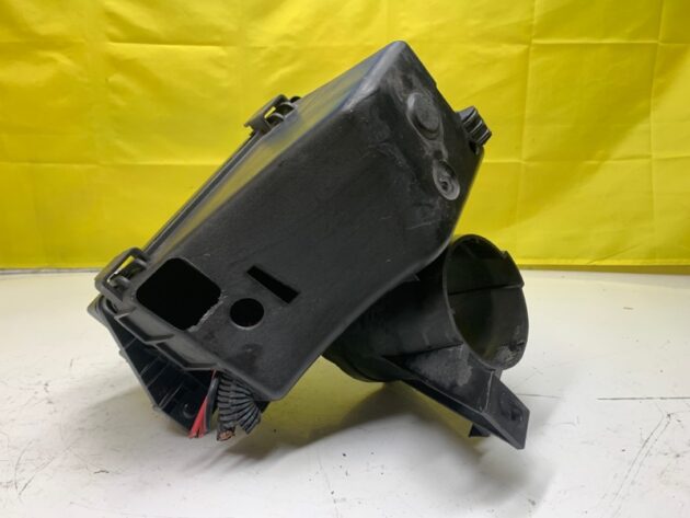 Used Under Hood Fuse Relay Box for Cadillac DeVille 1999-2005 25720949, 15328973, 25734663