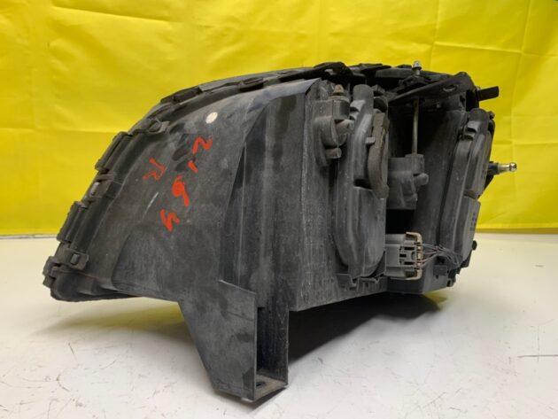 Used Right Passenger Side Headlight for Cadillac DeVille 1999-2005 19245430, 25717170, 25713552, 25710650