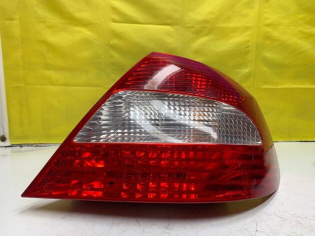 Used Tail Lamp RH Right for Mercedes-Benz CLK-Class 2005-2009 209-820-14-64, 209-820-16-64