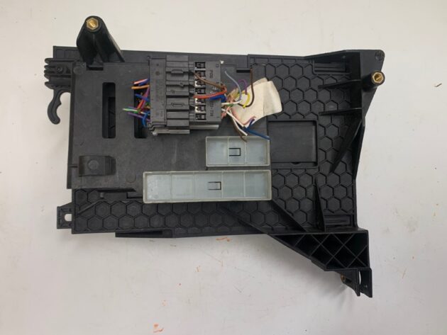 Used INTERIOR CABIN UNDER DASH FUSE RELAY BOX for Infiniti QX30 2015-2019 A1569005303, A1569005303, A1569019800, A1569027900, 1569005303, 1569019800