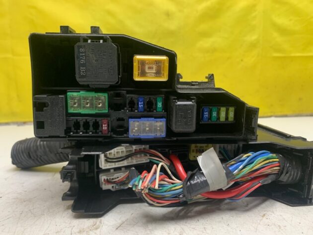 Used Under Hood Fuse Relay Box for Nissan Pathfinder 2016-2020 24382-9NB0A, 24383-3JA0A, 24381-7990A, 24381-3JA0A