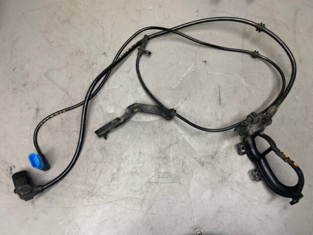 Used REAR LEFT SIDE PARKING BRAKE CABLE for Infiniti QX30 2015-2019 442515DA0A, A0555459628