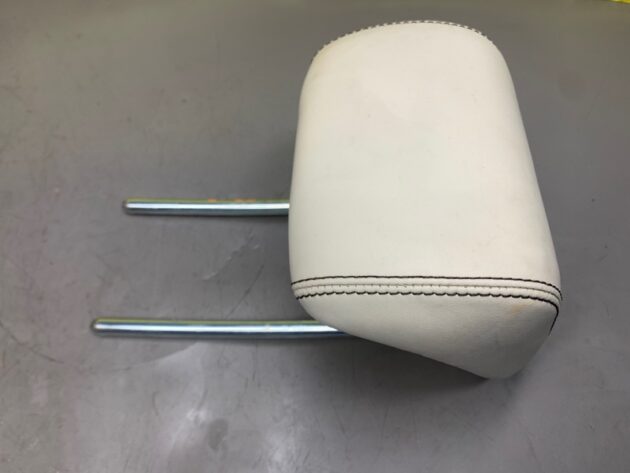 Used Rear Center Headrest for Land Rover Land Rover Range Rover Evoque 2015-2019 LR075075, LR075074, LR075073, LR075071, LR075070, LR049624, LR049441, LR047770, LR026853, LR026851, LR026850, LR026849, LR026848, LR026847, LR026845, LR026844