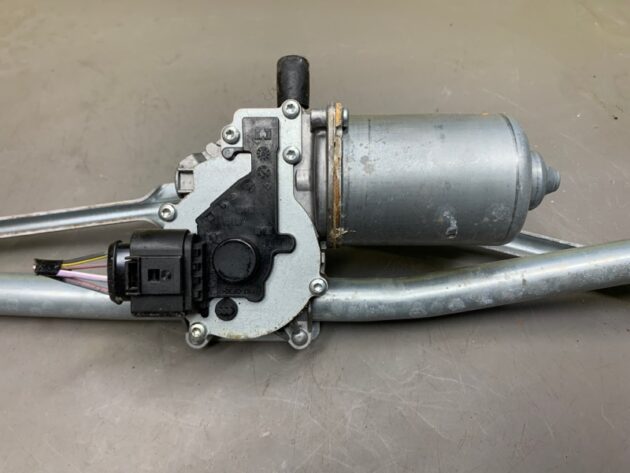 Used FRONT WINDSHIELD WIPER MOTOR for Land Rover Land Rover Range Rover Evoque 2015-2019 LR078300, W2710112V, L538LHD, 4196F