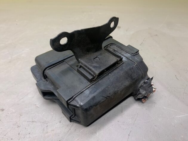 Used Under Hood Fuse Relay Box for Lexus ES300 1996-1998 82663-33020