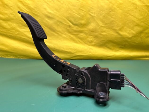 Used Gas Pedal for Jeep Compass 2011-2015 4891585AD, 4891585AB, 4891585AC, 4891585AD, 4891623AB, 04891585AE, 14122C2C, X24936F, 09193245584