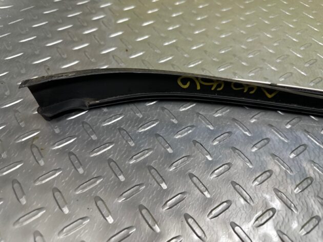 Used Windshield trim for Mercedes-Benz E-Class 350 2013-2014 2076901362